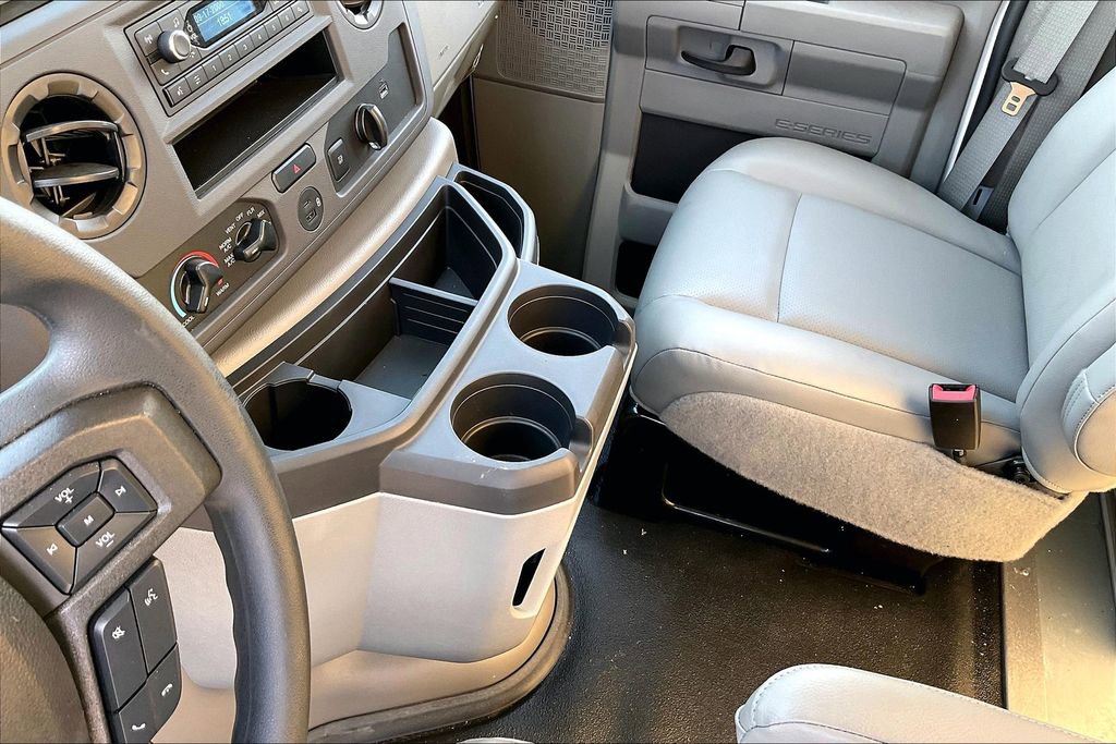 New 2024 Ford E-450 and Econoline 450 Super Duty w/ Power Windows & Locks Group RWD image 5