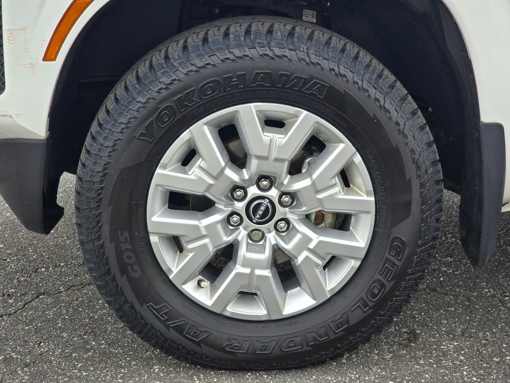 Used 2024 Nissan Frontier SV AWD/4WD image 14