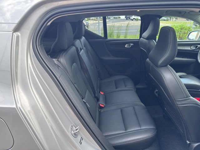 Used 2025 Volvo XC40 B5 Plus AWD/4WD image 12