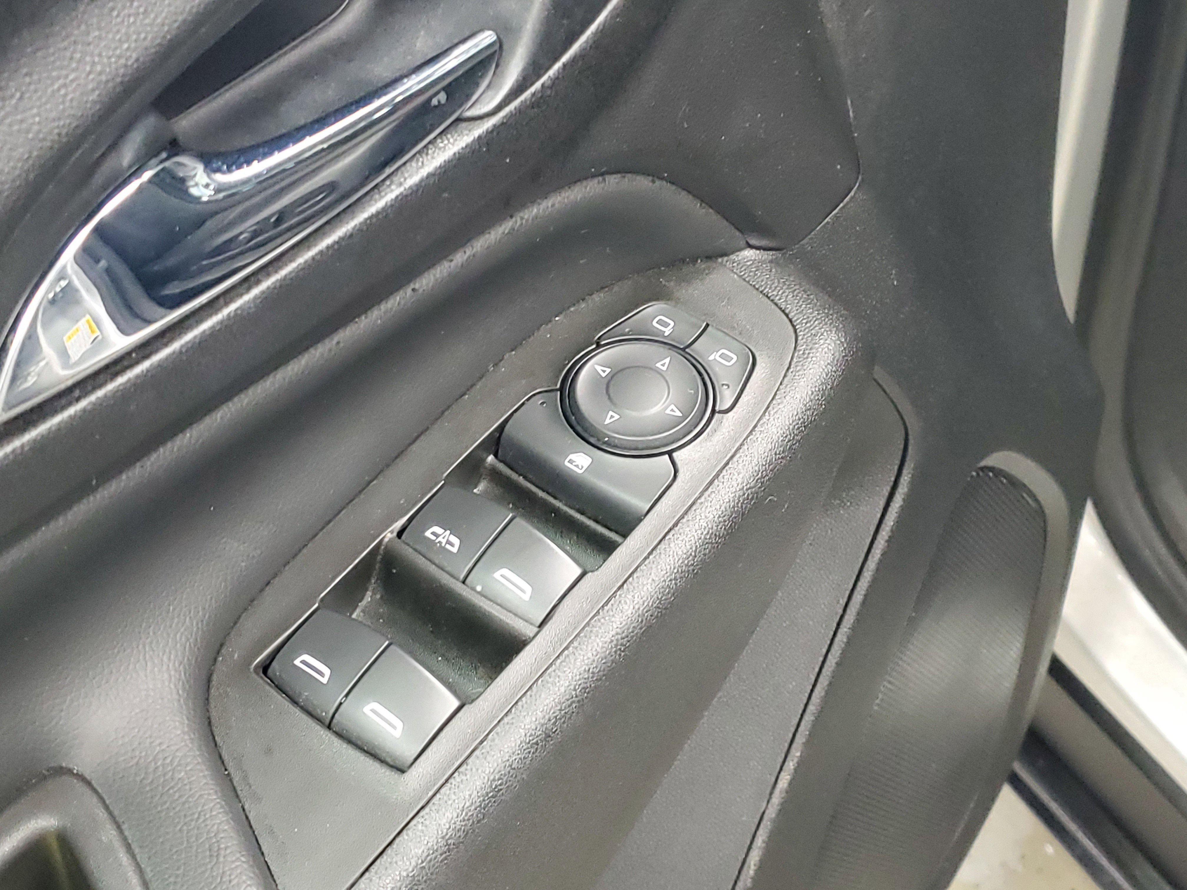 Used 2021 Chevrolet Equinox LT FWD image 22