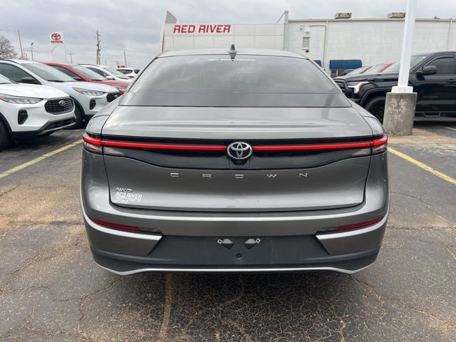 Used 2023 Toyota Crown XLE image 5