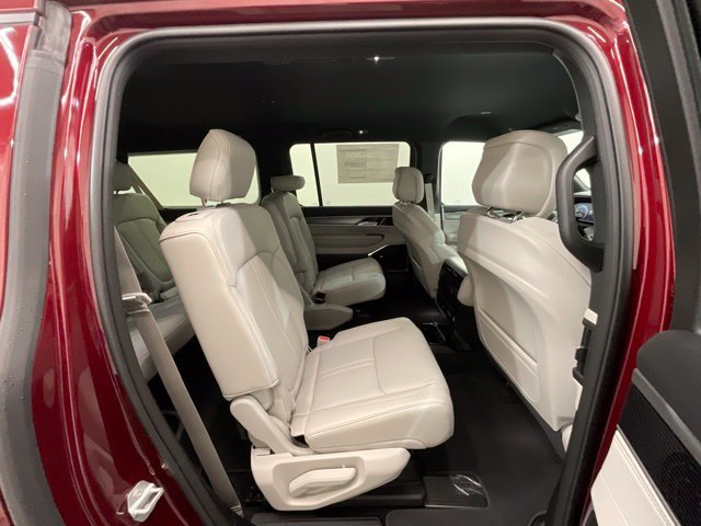 New 2026 Jeep Grand Wagoneer L Limited AWD/4WD image 25