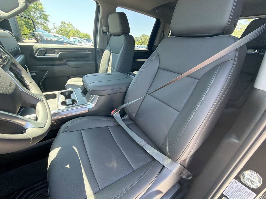 New 2026 Chevrolet Silverado 3500 LTZ w/ LTZ Premium Package AWD/4WD image 17