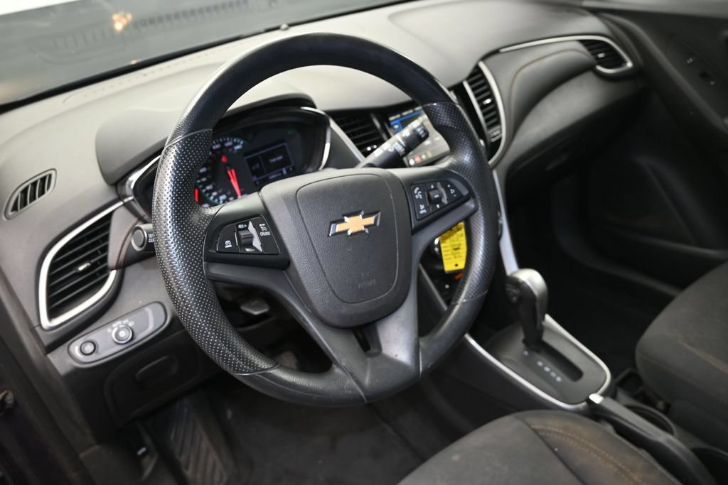 Used 2019 Chevrolet Trax LS w/ Tint and Cruise Package AWD/4WD image 19