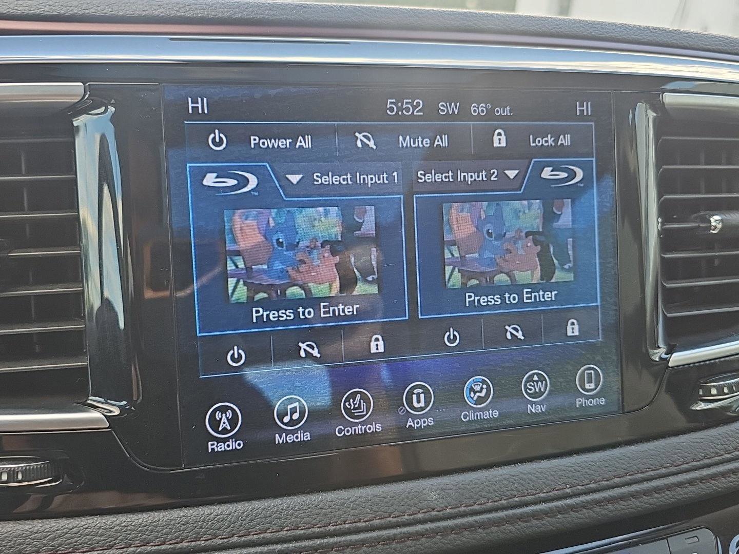 Used 2017 Chrysler Pacifica Limited FWD image 10