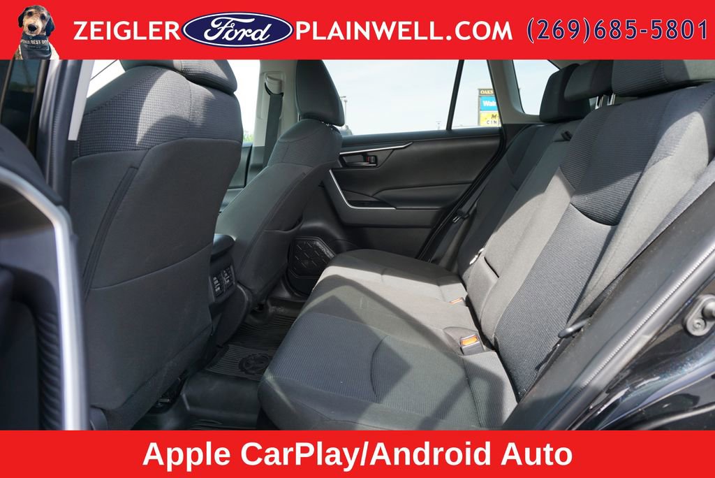 Used 2022 Toyota RAV4 LE AWD/4WD image 11