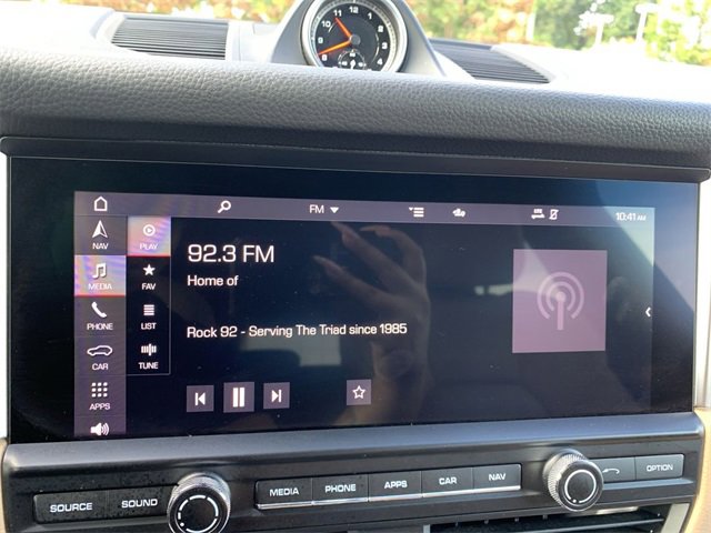 Used 2021 Porsche Macan image 24