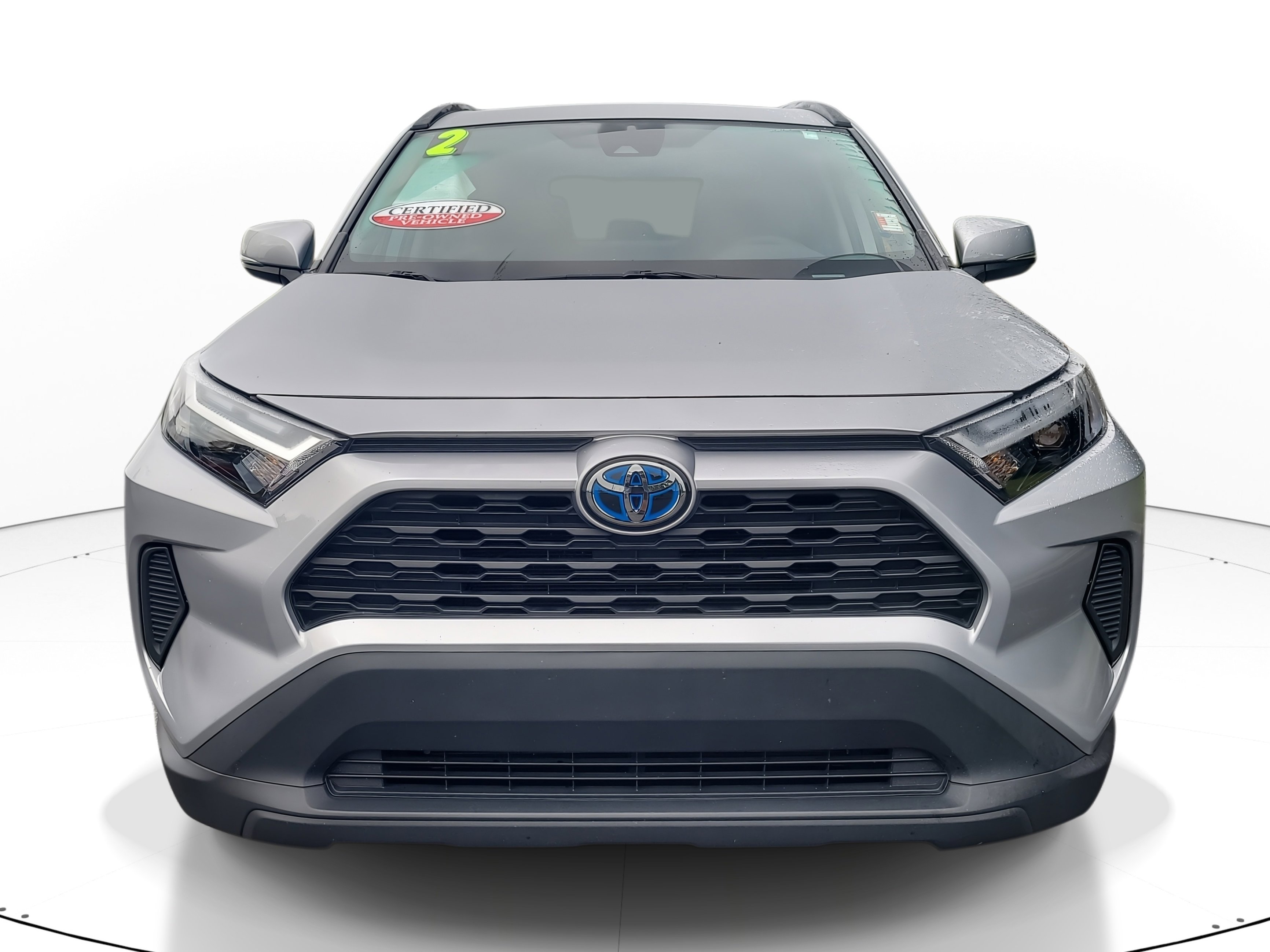 Used 2022 Toyota RAV4 XLE image 2