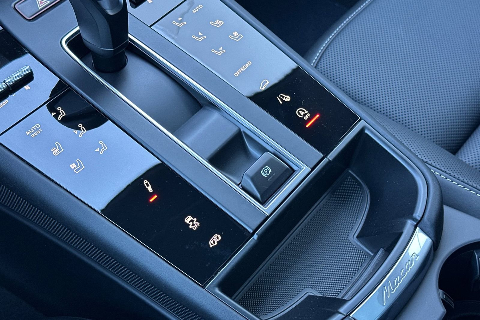 New 2026 Porsche Macan Turbo image 26