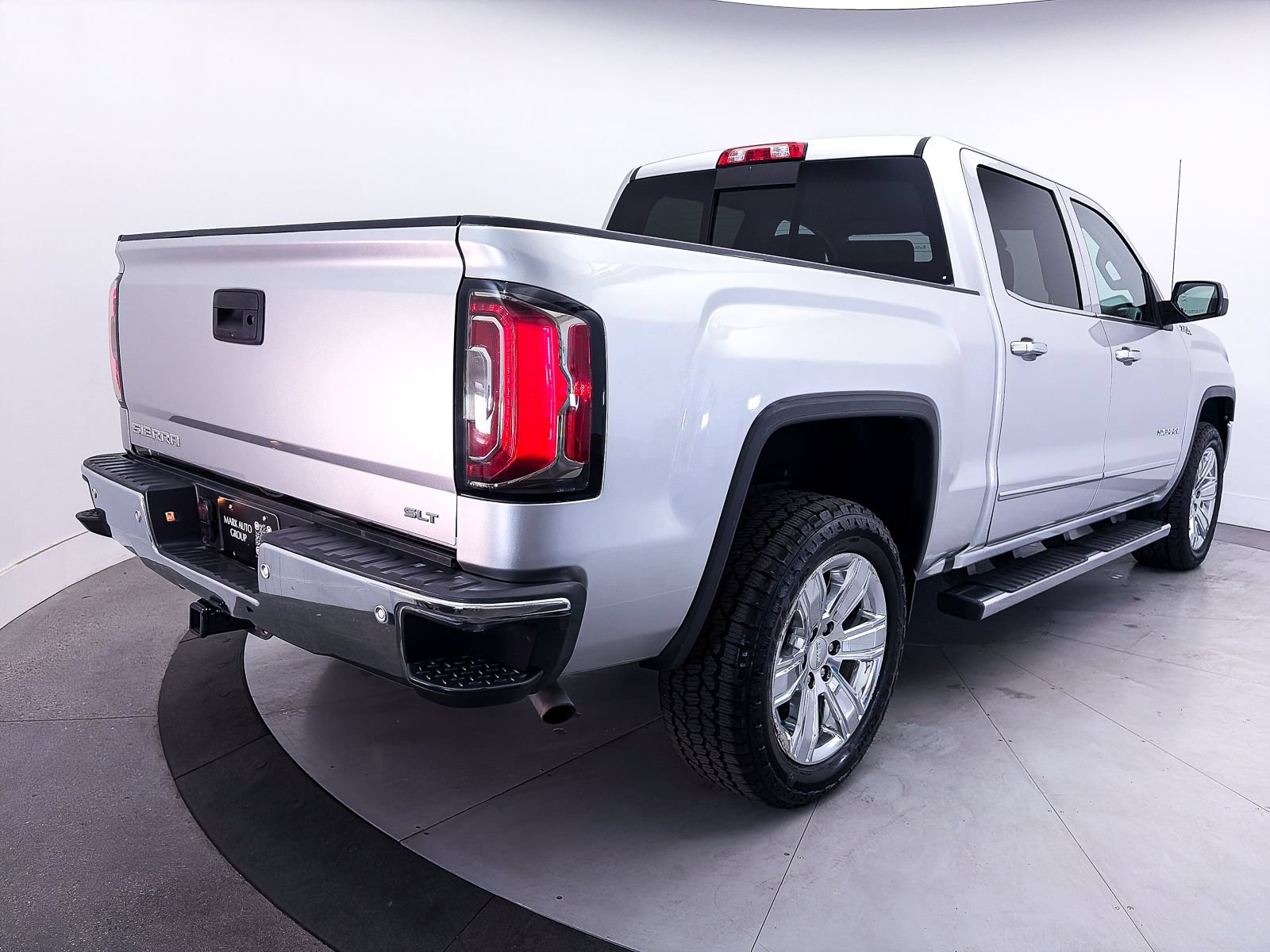 Used 2018 GMC Sierra 1500 SLT AWD/4WD image 12
