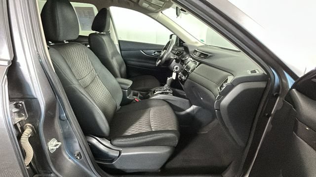 Used 2020 Nissan Rogue S FWD image 29