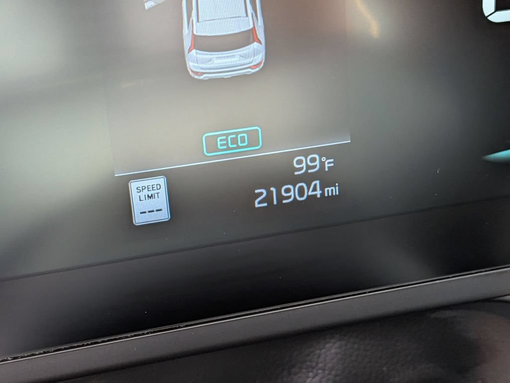 Used 2025 Kia Niro LX FWD image 21