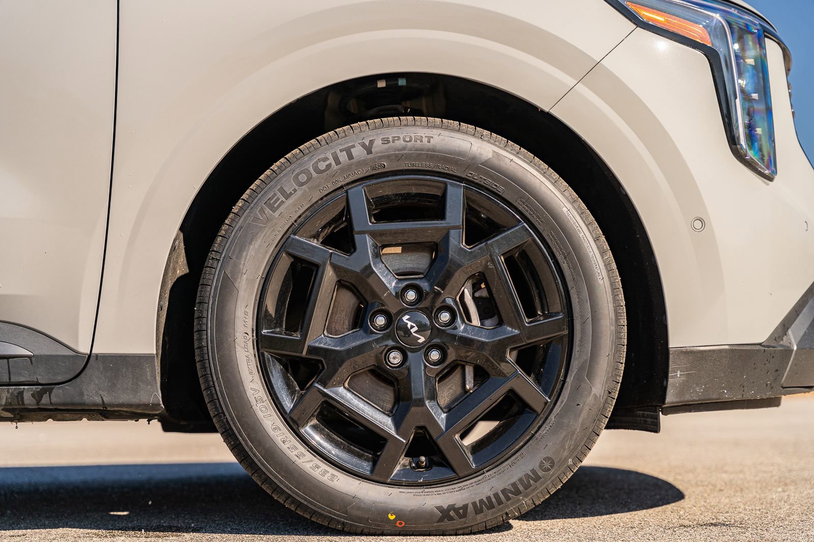 Used 2025 Kia Carnival SX Prestige image 9