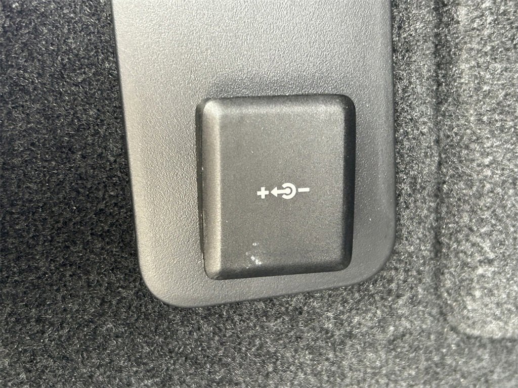 Used 2024 Land Rover Range Rover Evoque Dynamic SE image 15