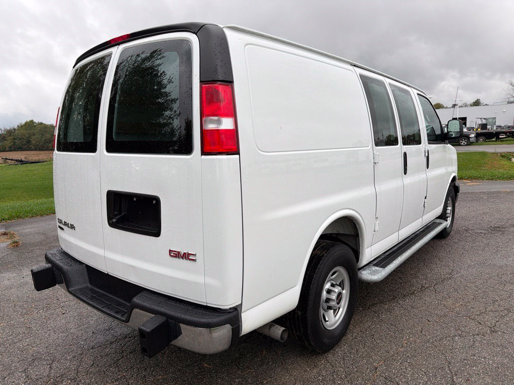 Used 2025 GMC Savana 2500 w/ Driver Convenience Package RWD image 5