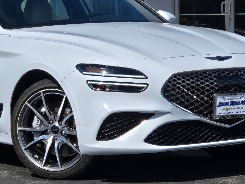 Used 2025 Genesis G70 2.5T image 3