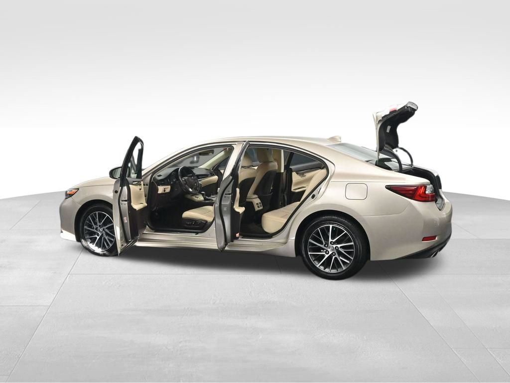 Used 2018 Lexus ES 350 w/ Luxury Package w/Wood Trim FWD image 44