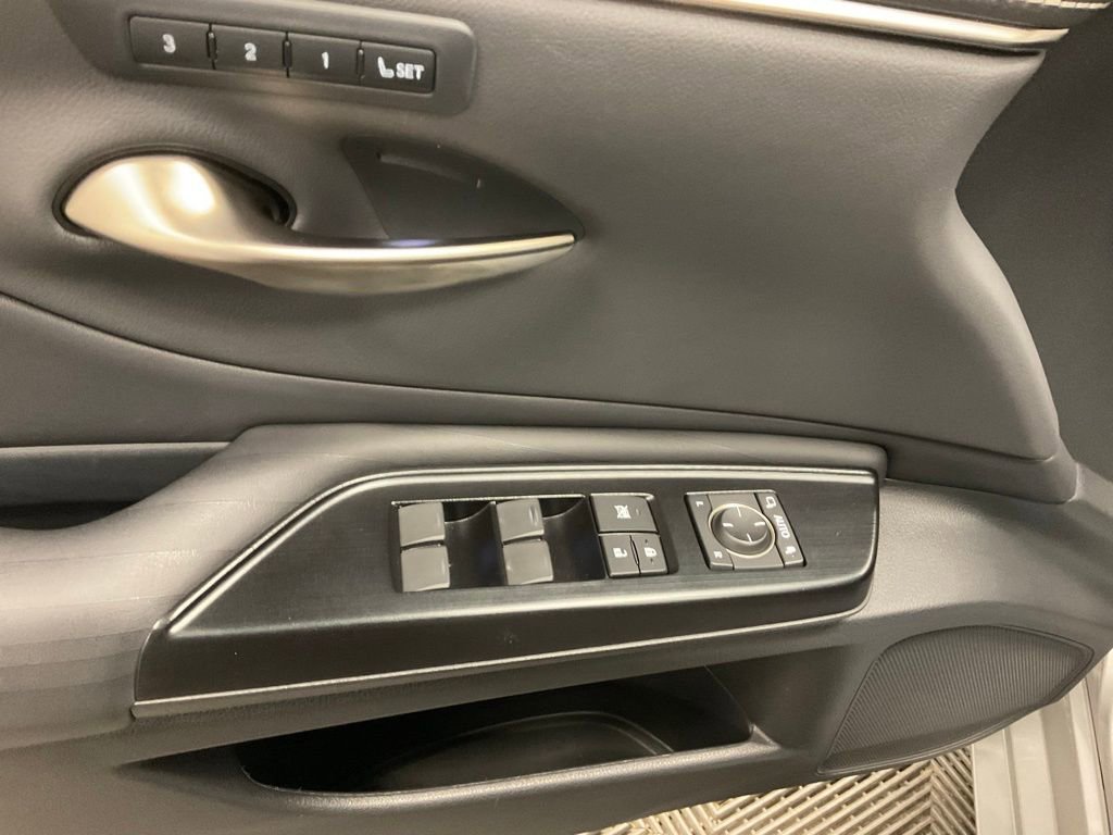 Used 2020 Lexus ES 350 w/ Accessory Package FWD image 18