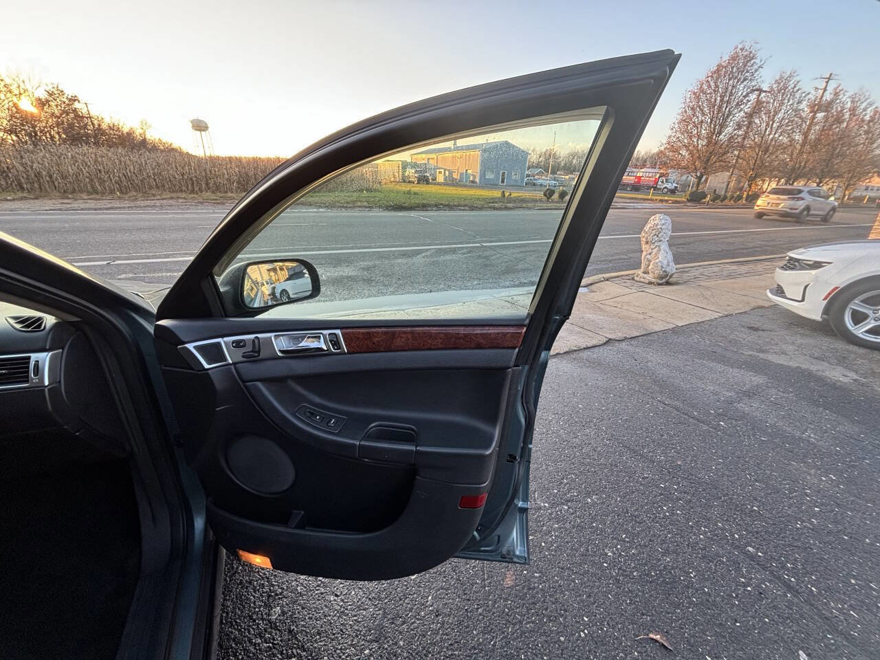 Used 2005 Chrysler Pacifica Touring w/ Comfort Convenience Group image 27