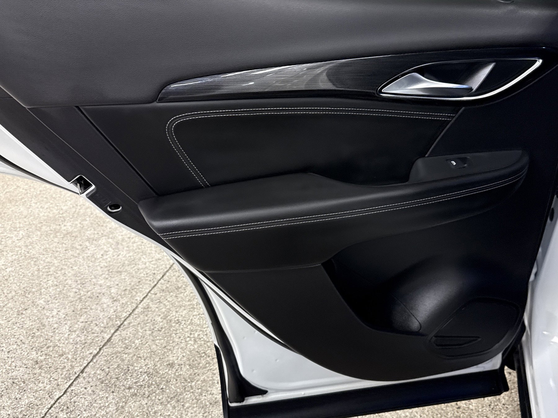 Used 2023 Buick Envision Preferred image 10