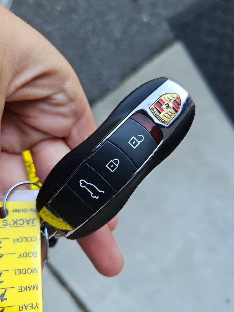 Used 2021 Porsche Macan GTS AWD/4WD image 38