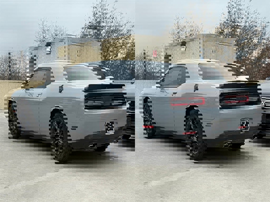 Used 2021 Dodge Challenger SXT w/ Blacktop Package image 9