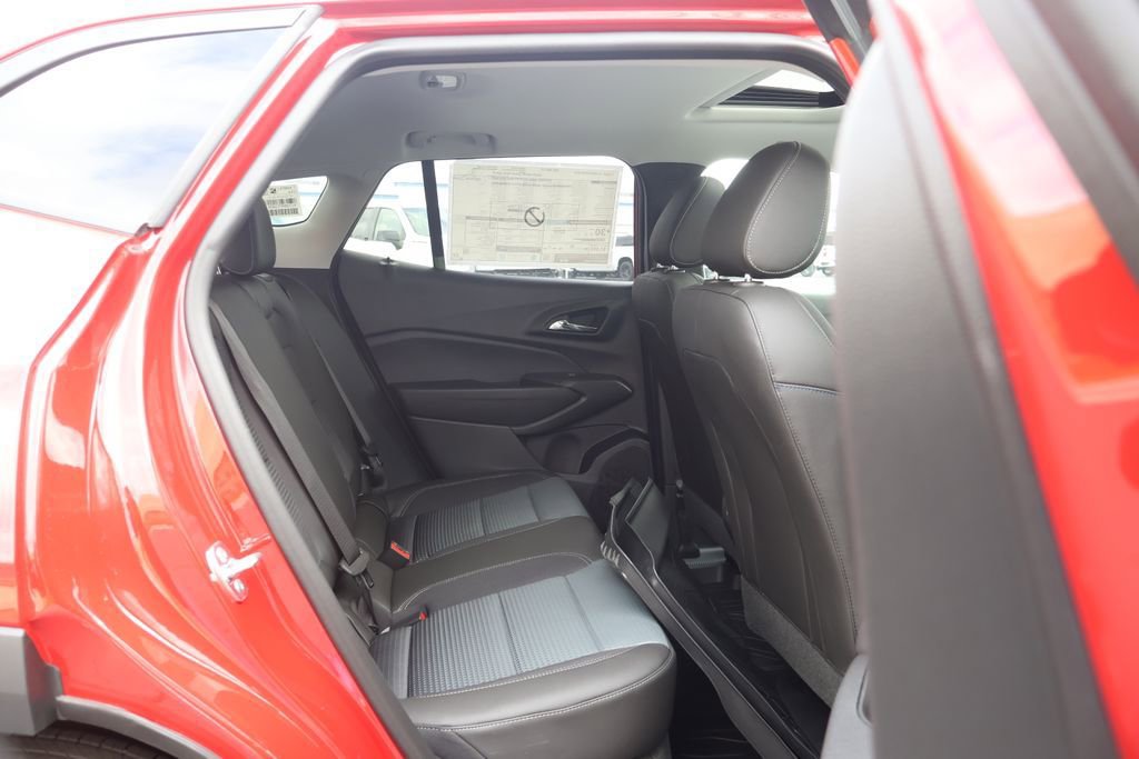 New 2026 Chevrolet Trax LT w/ Sunroof Package FWD image 40