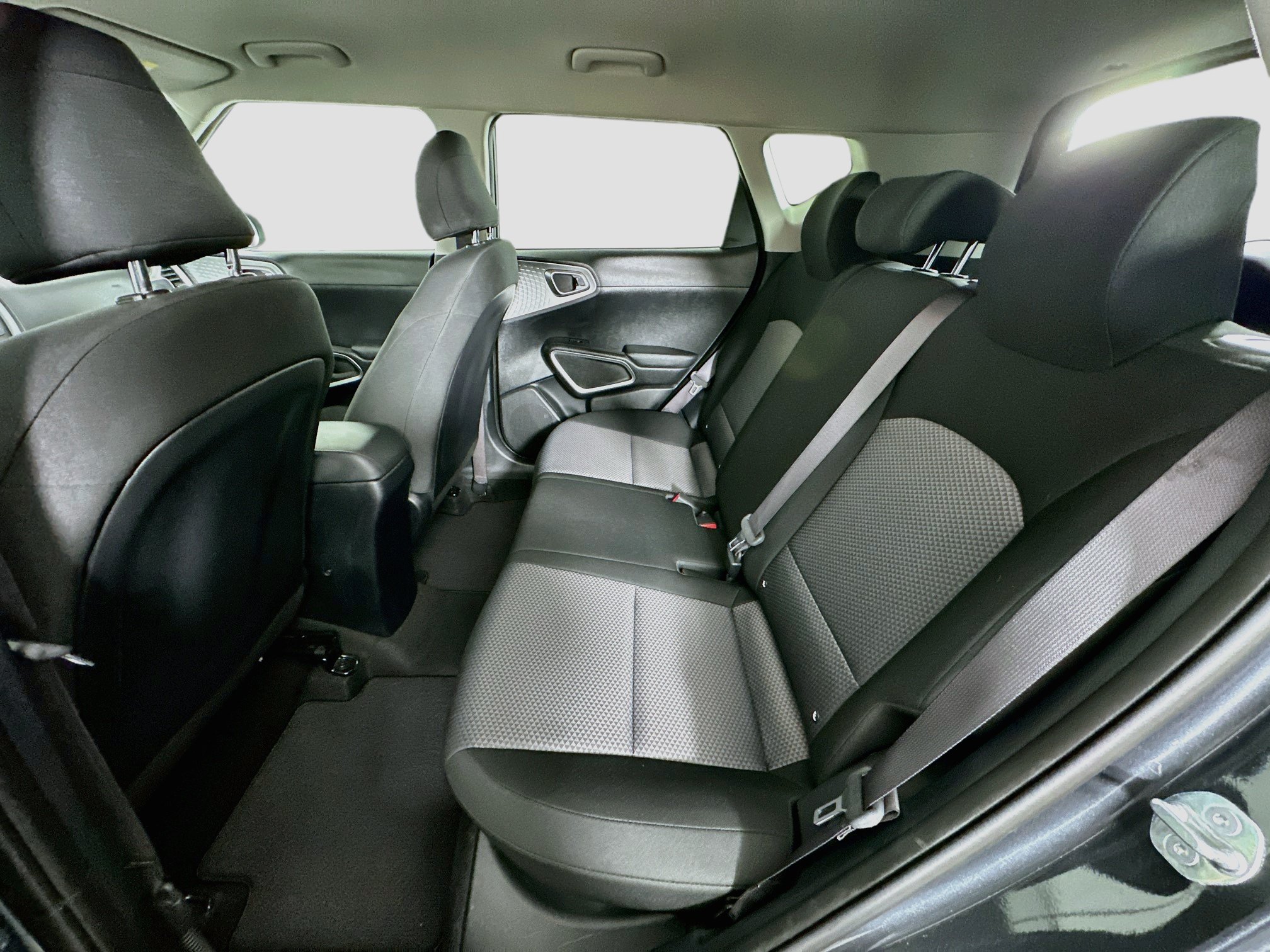 Used 2025 Kia Soul LX w/ LX Technology Package FWD image 26