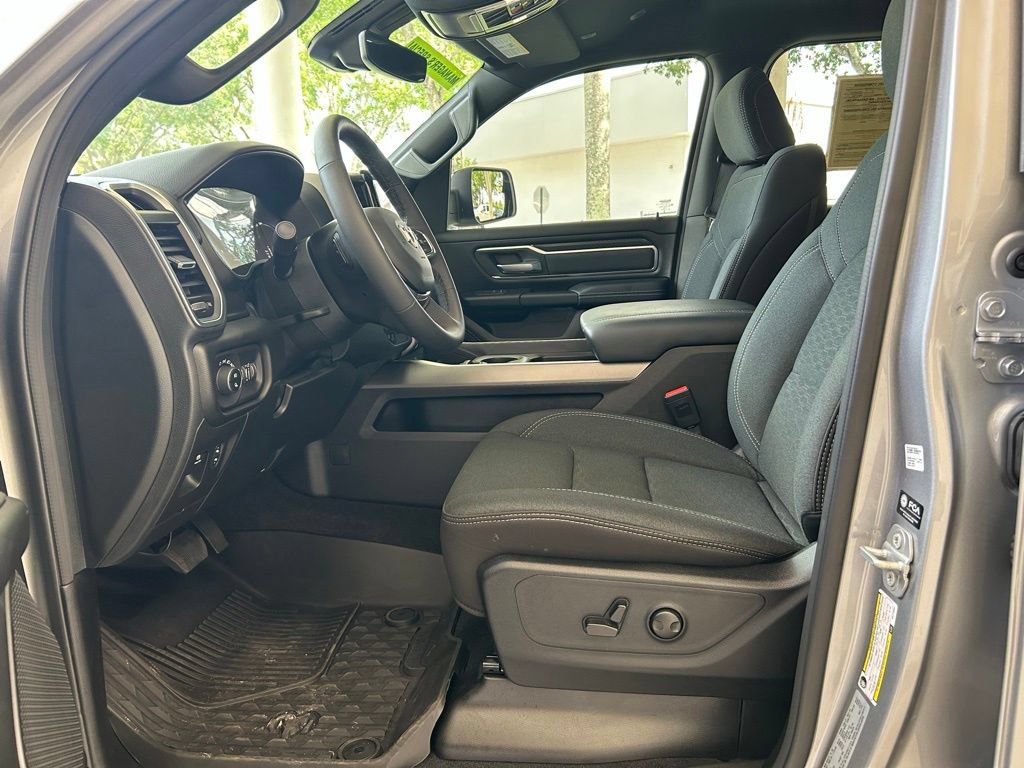 Used 2025 RAM 1500 Big Horn AWD/4WD image 6