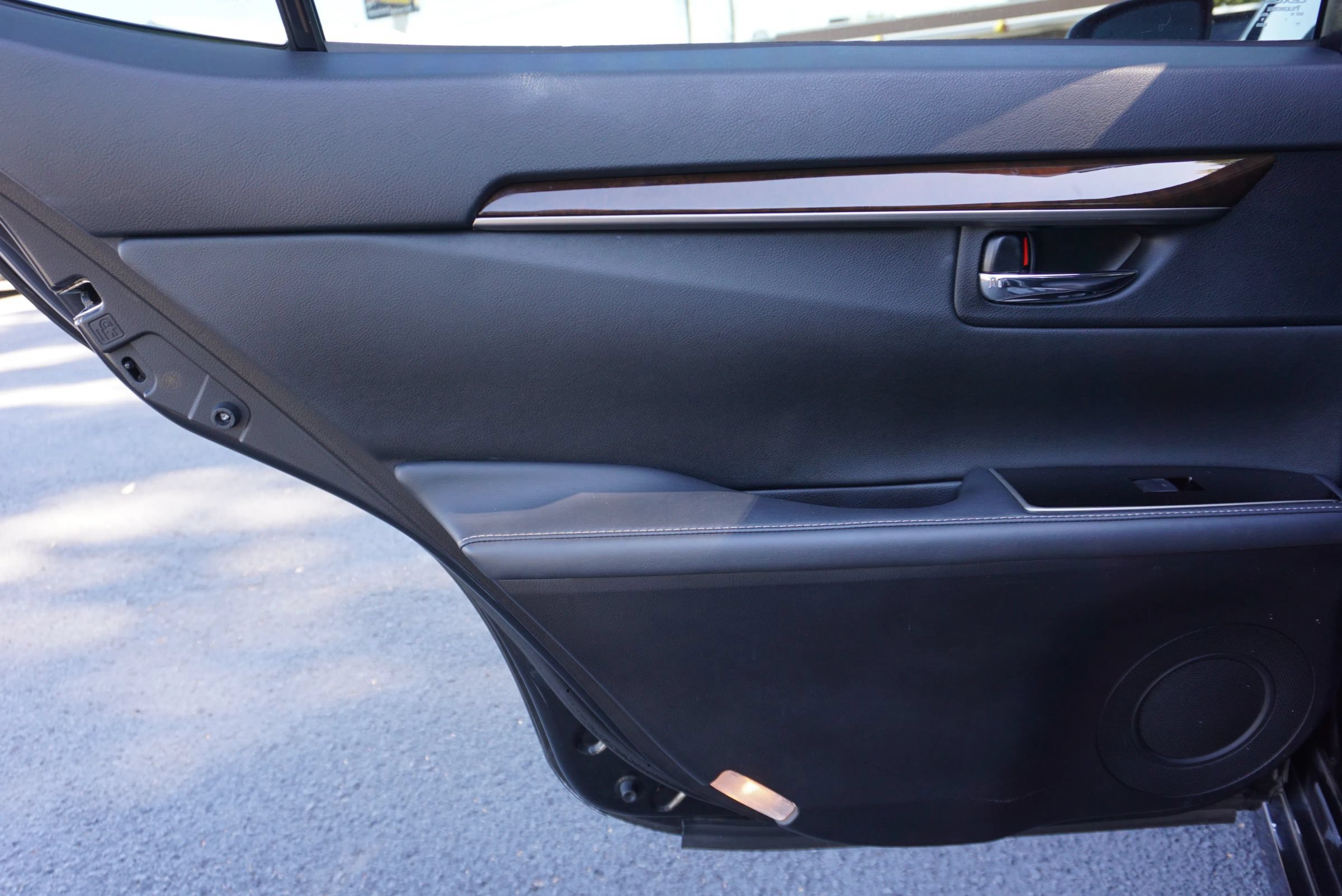 Used 2016 Lexus ES 350 w/ Premium Package w/Wood Trim FWD image 14