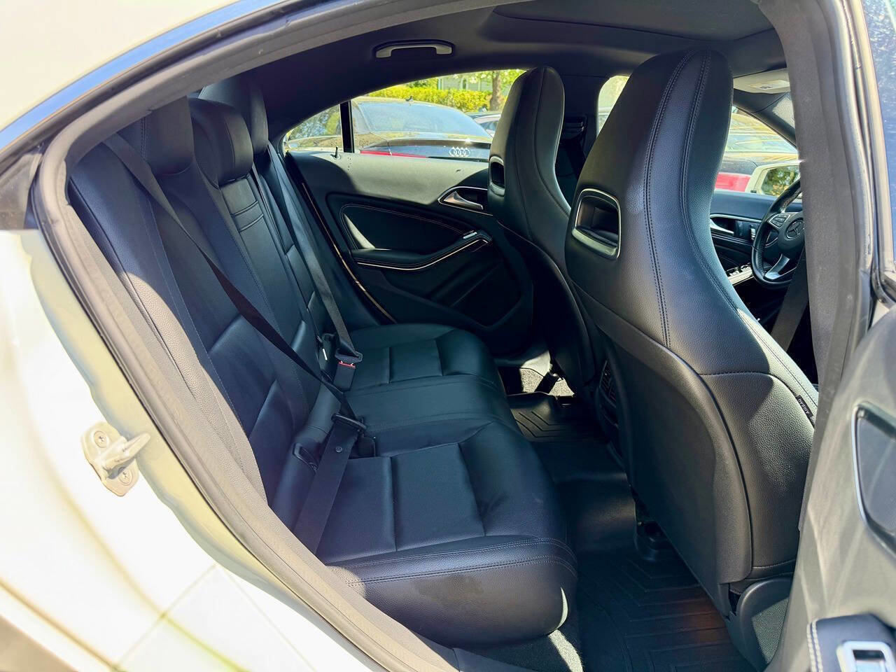 Used 2015 Mercedes-Benz CLA 250 image 14
