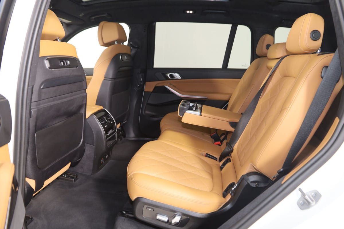 Used 2024 BMW X7 xDrive40i w/ M Sport Package AWD/4WD image 59