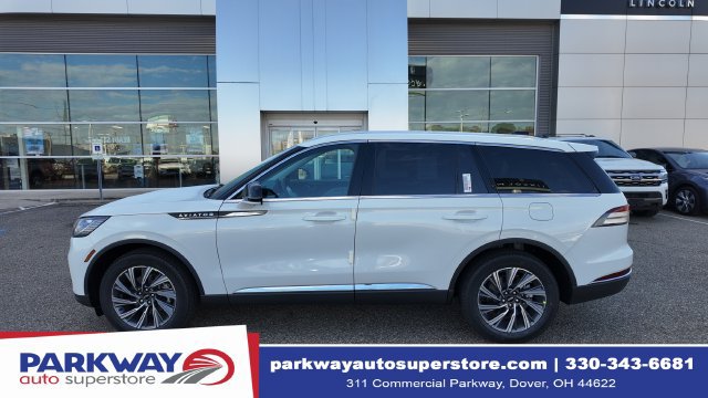 New 2027 Lincoln Aviator AWD image 4