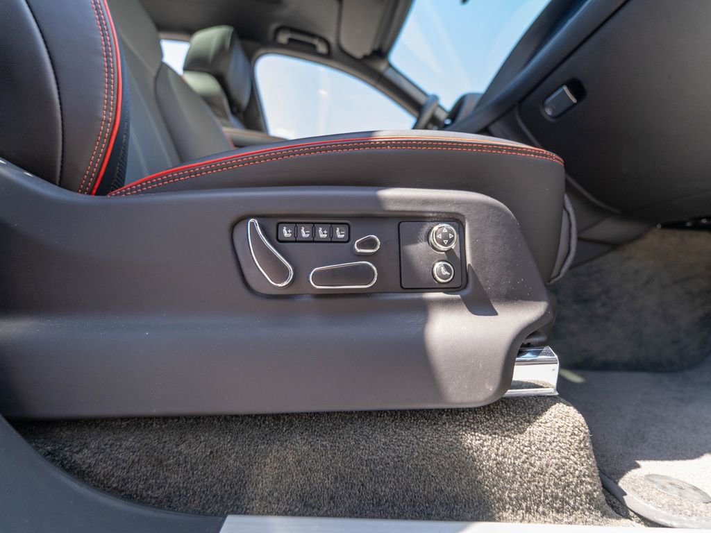 Used 2023 Bentley Bentayga Extended Wheelbase AWD/4WD image 31