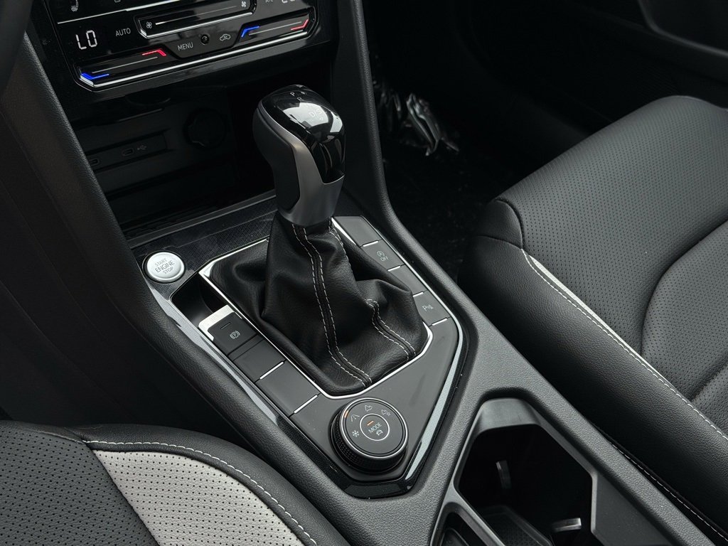New 2025 Volkswagen Taos SEL image 22