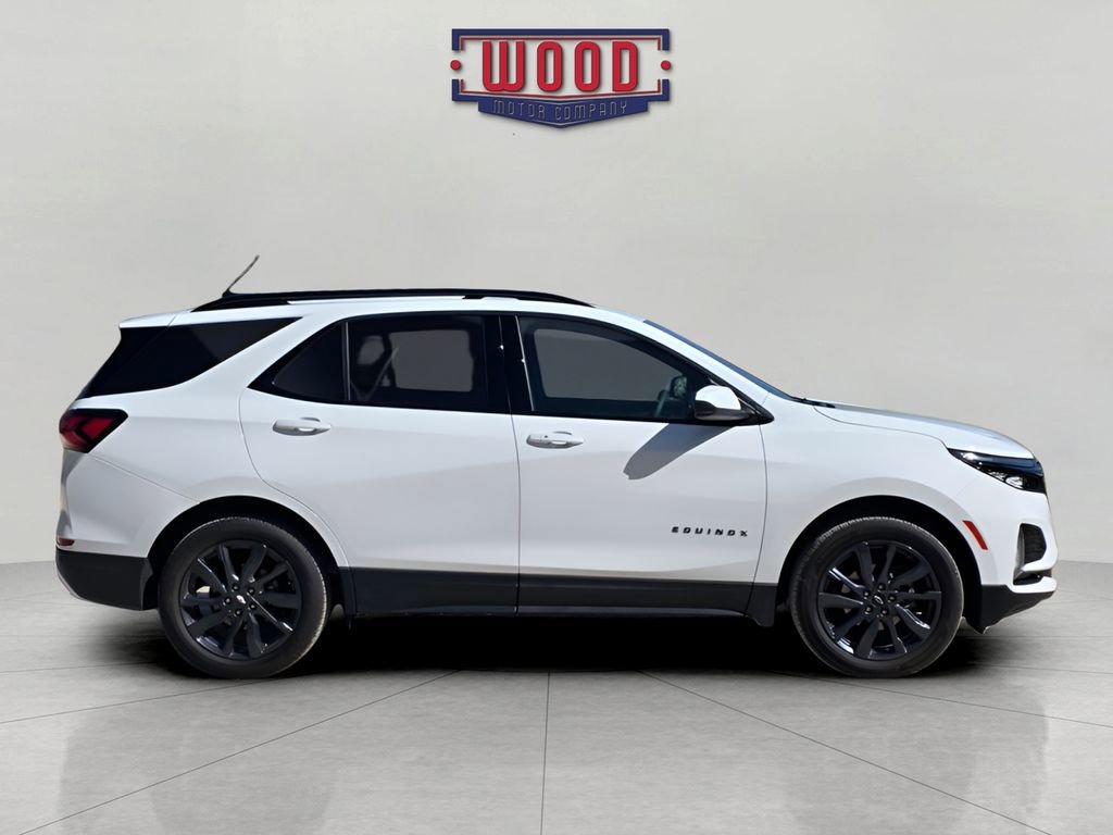 Used 2024 Chevrolet Equinox RS image 2