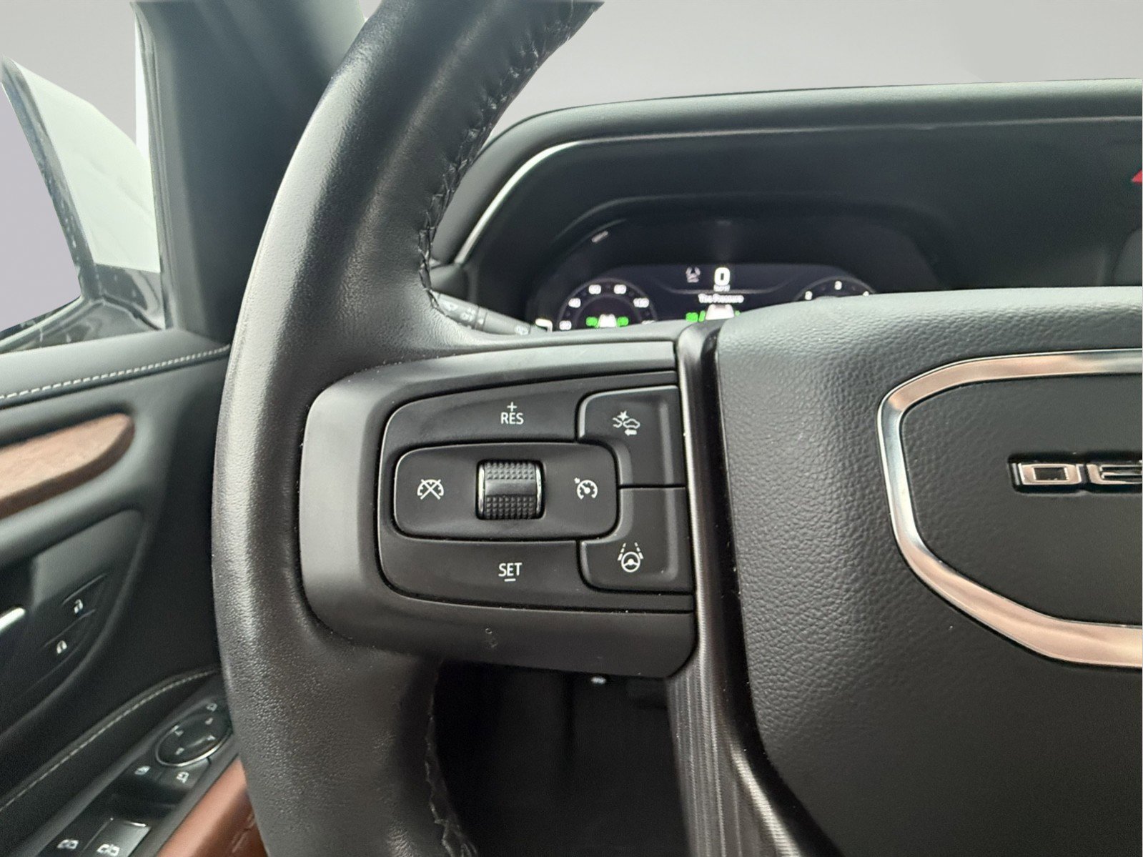 Certified 2023 GMC Yukon Denali Ultimate image 31