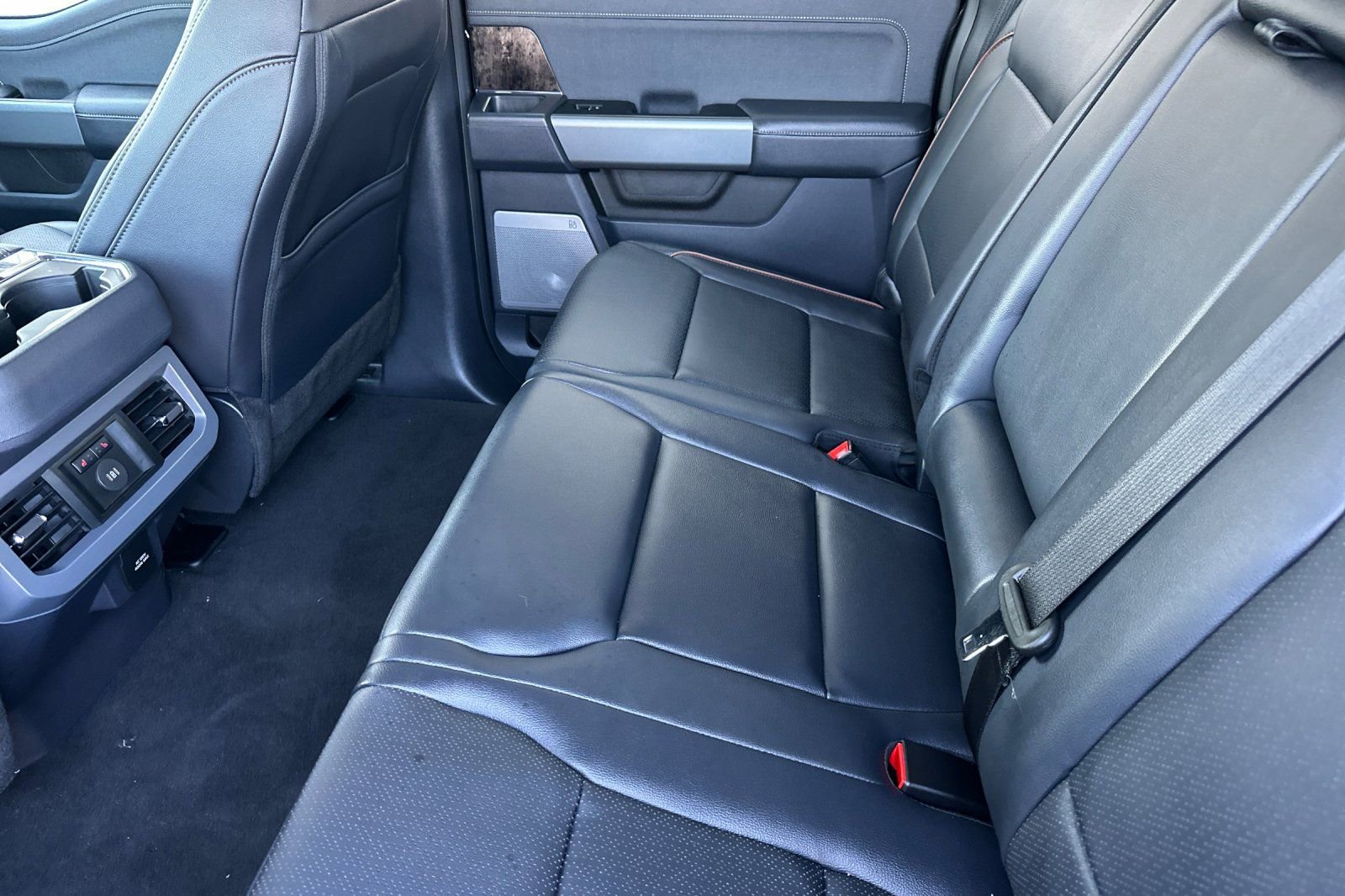 New 2026 Ford F350 Lariat w/ FX4 Off-Road Package image 12