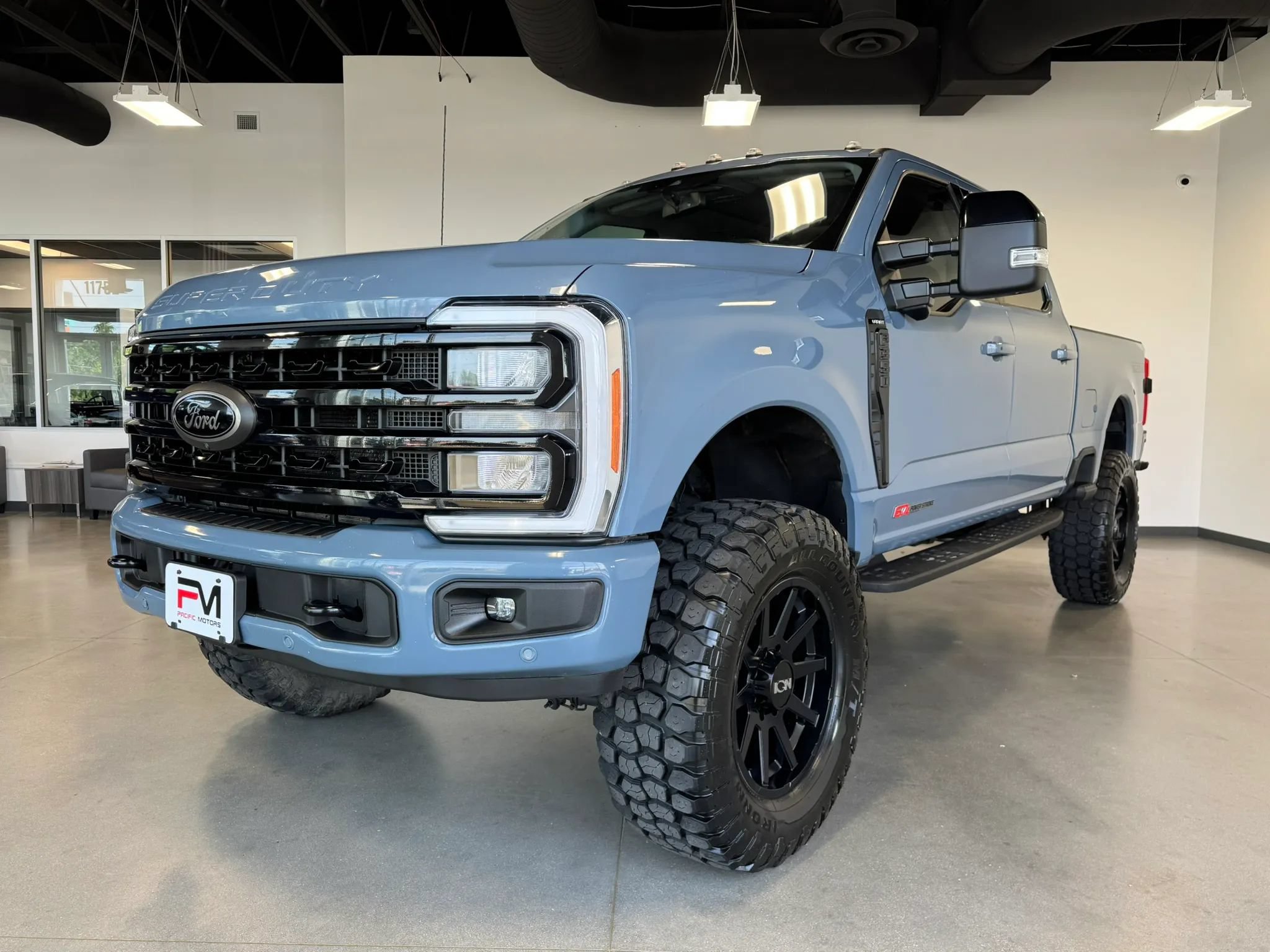 Used 2023 Ford F350 Lariat w/ Lariat Ultimate Package AWD/4WD image 4