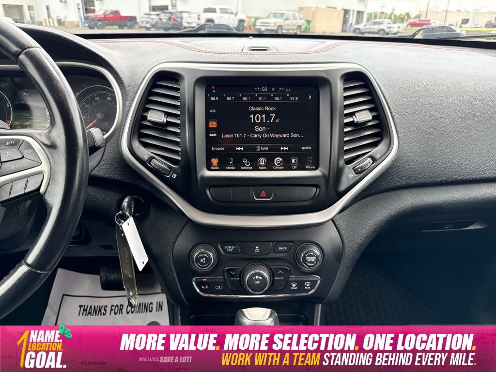 Used 2015 Jeep Cherokee Trailhawk AWD/4WD image 15