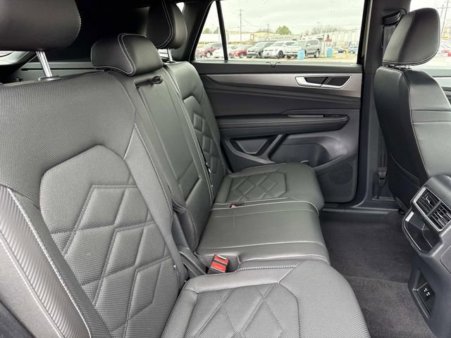 Certified 2025 Volkswagen Atlas Cross Sport SE image 17
