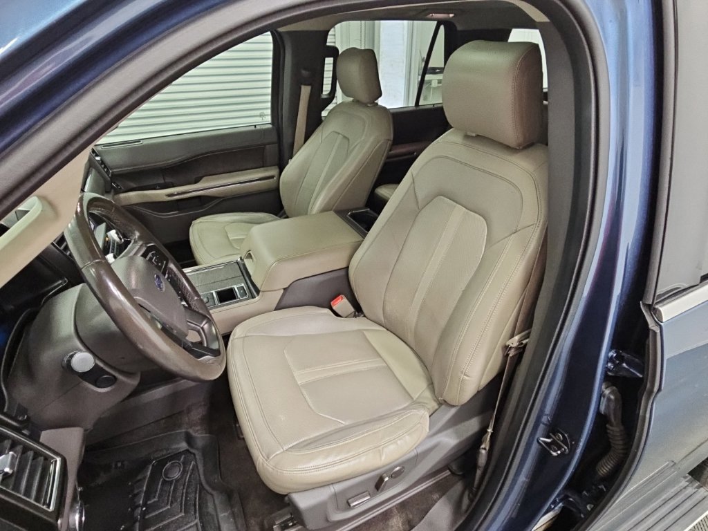 Used 2018 Ford Expedition Limited w/ Equipment Group 301A RWD image 34