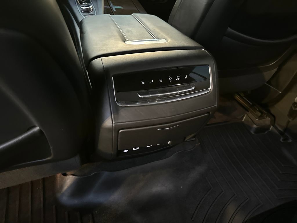 Used 2023 Cadillac Escalade ESV Sport Platinum w/ LPO, ONYX Package AWD/4WD image 35