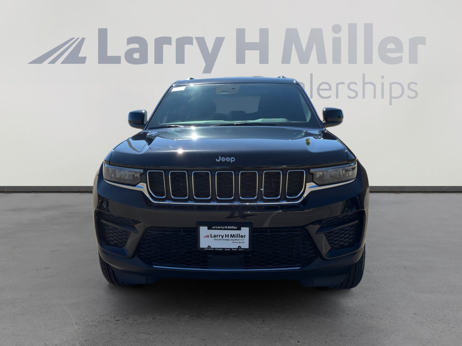 New 2026 Jeep Grand Cherokee Laredo X AWD/4WD image 9