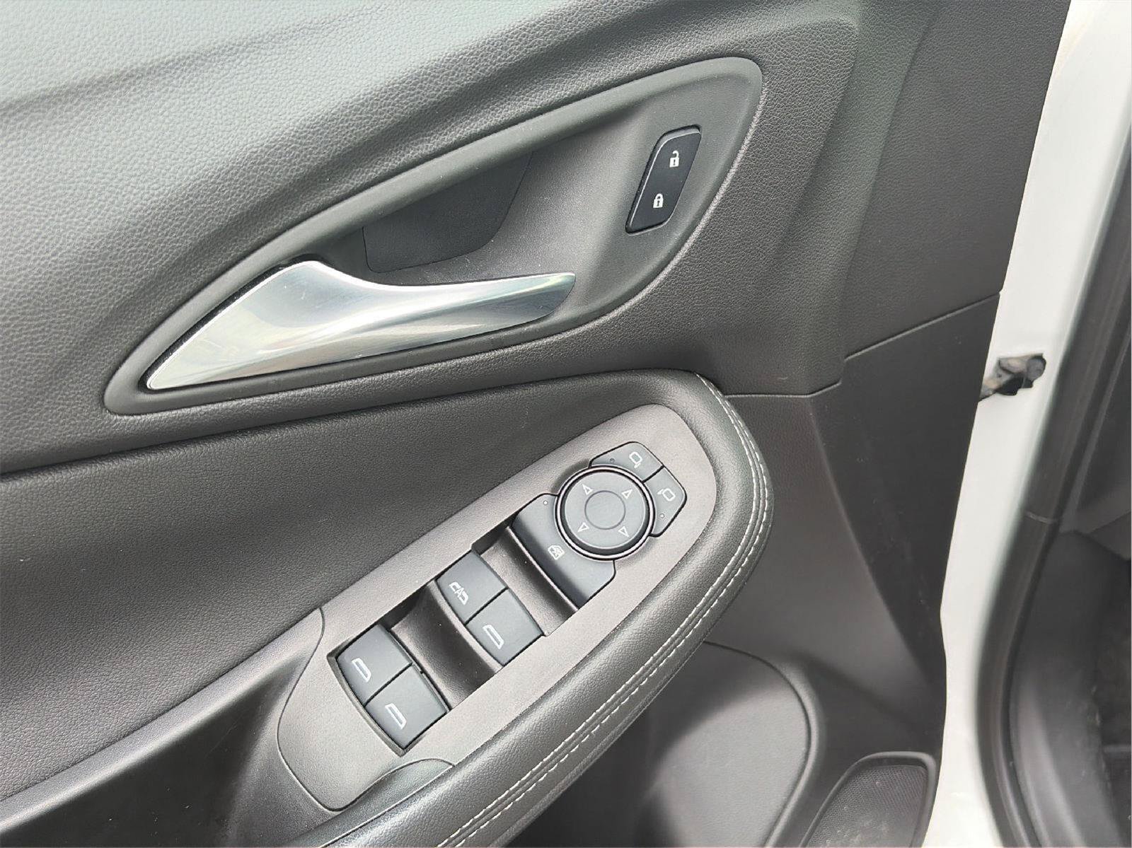 Certified 2024 Buick Encore GX Preferred w/ Comfort Package FWD image 21