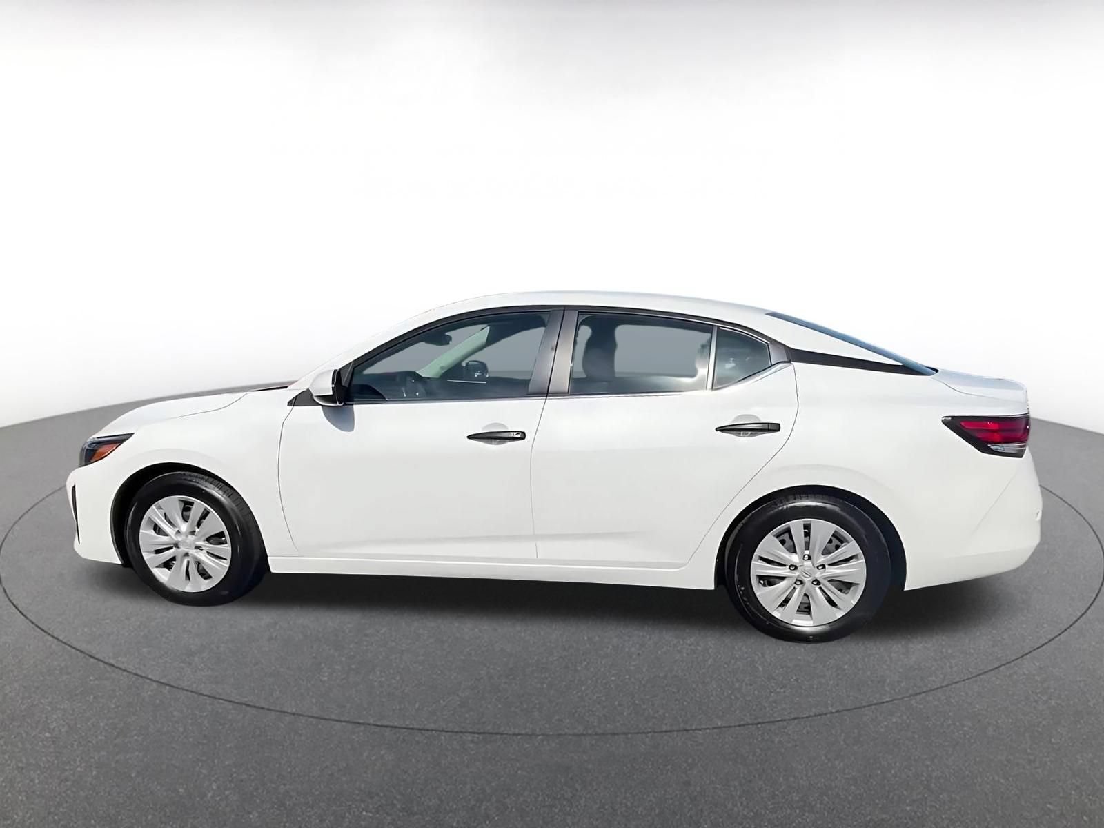 Used 2025 Nissan Sentra S FWD image 9