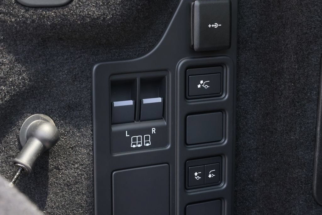New 2026 Land Rover Discovery Dynamic SE AWD/4WD image 7