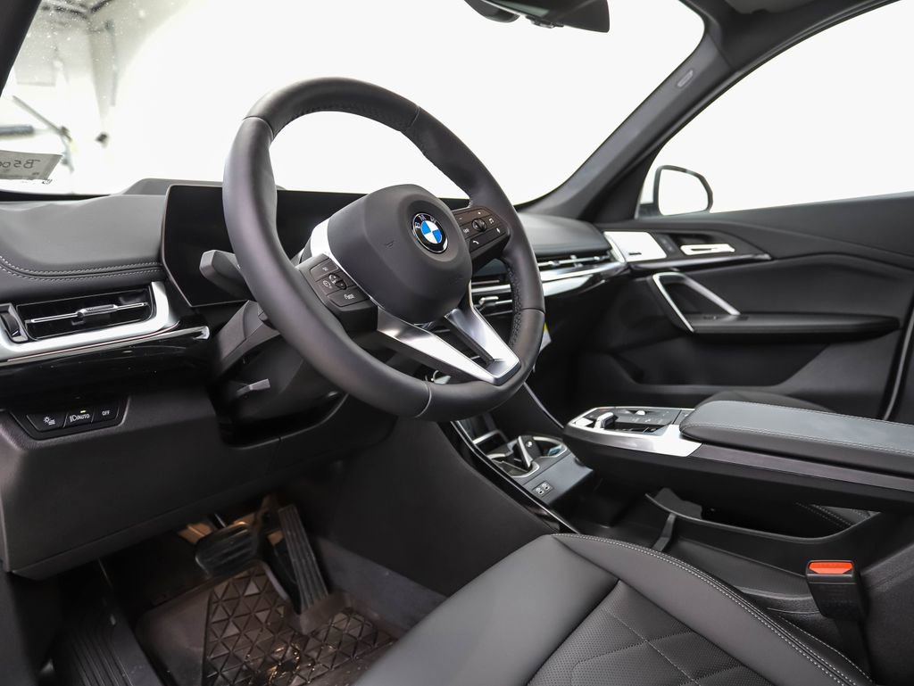 Certified 2025 BMW X1 xDrive28i w/ Premium Package image 10