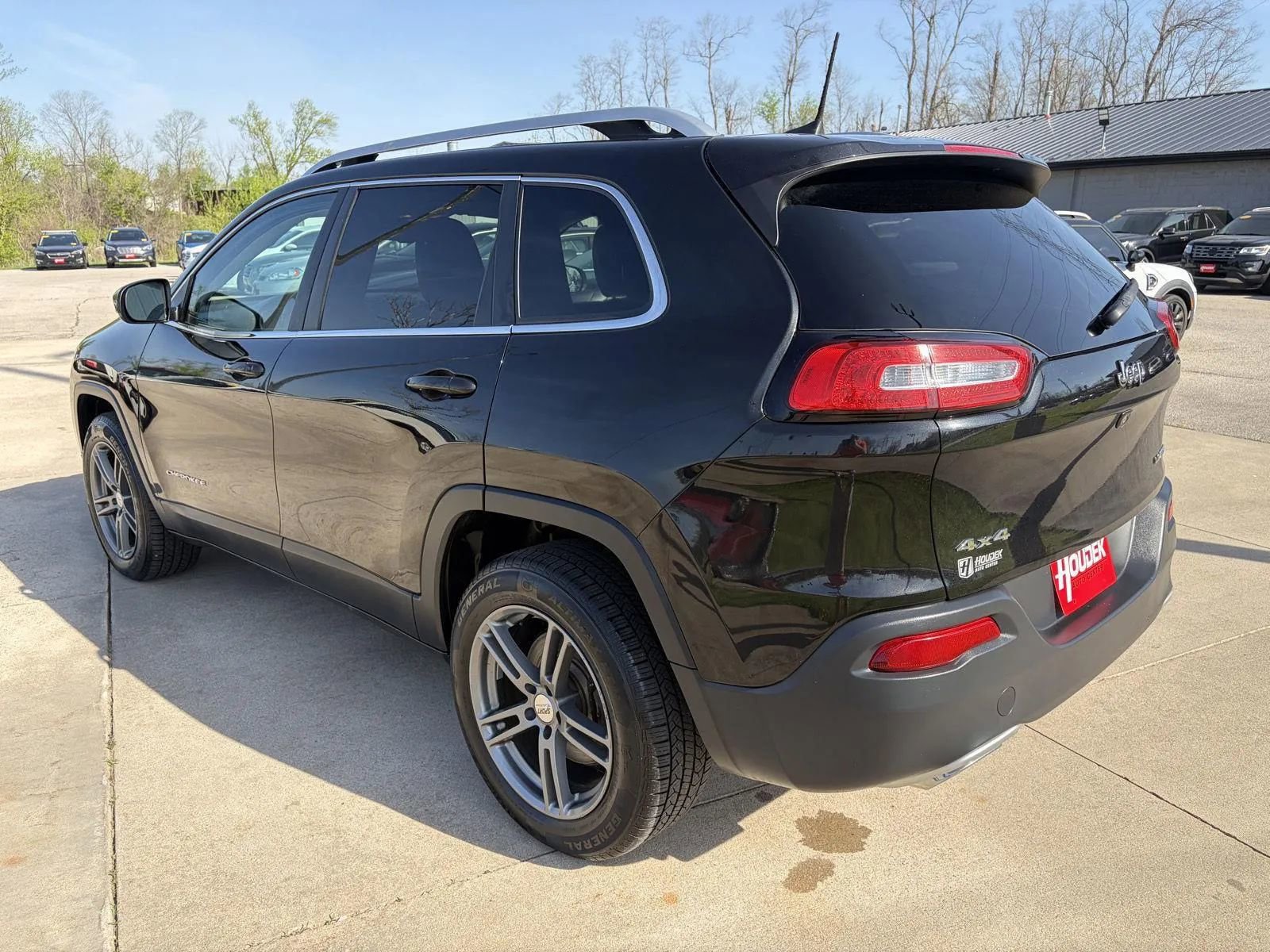 Used 2016 Jeep Cherokee Limited image 8