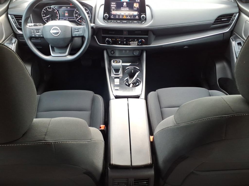 Used 2025 Nissan Rogue S FWD image 10